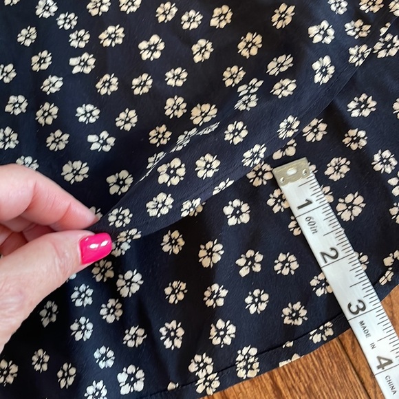 MADEWELL OVERSIZED XS crew/ Chocker 2 button neckline blouse tossed floral motif - Picture 15 of 15